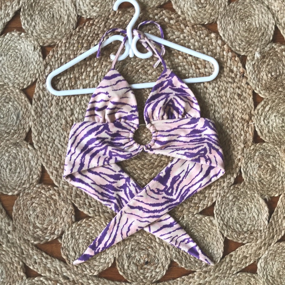 I am gia pink and purple top